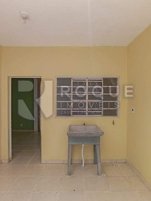 Casa Residencial à venda no bairro Jardim Bartolomeu Grotta: Área de Serviço