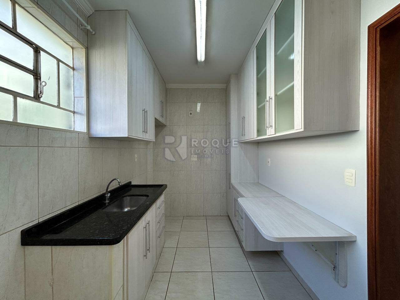 Apartamento para aluguel no bairro Vila Independência: Cozinha