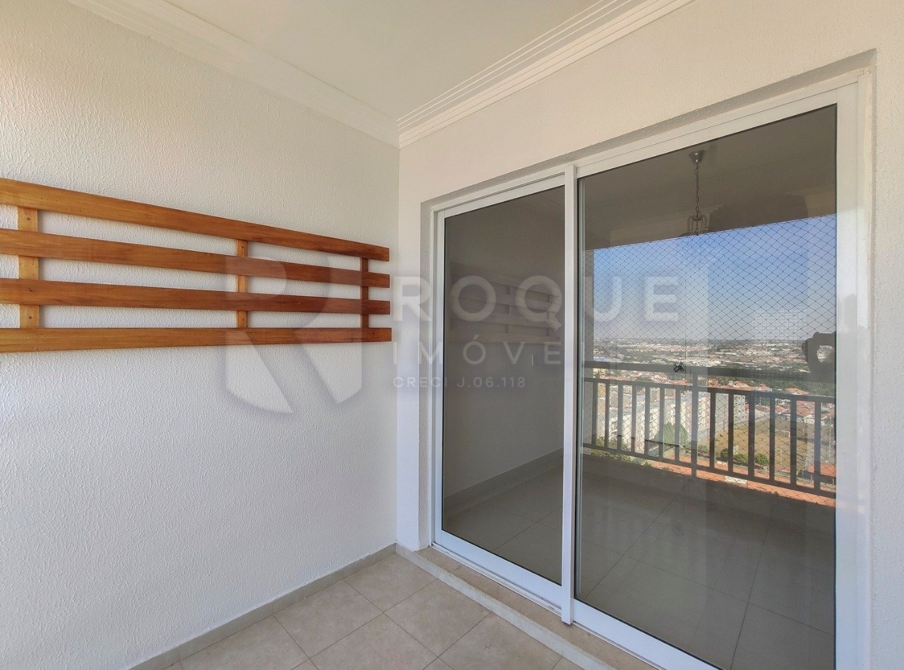 Apartamento para aluguel no bairro Desmembramento Oscar Antonio Breda: Sacada 