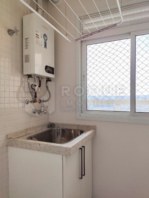 Apartamento para aluguel no bairro Desmembramento Oscar Antonio Breda: Área de serviço 