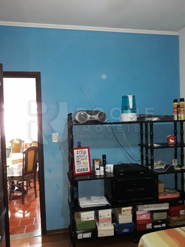 Casa Residencial à venda no bairro Vila Rocha: 