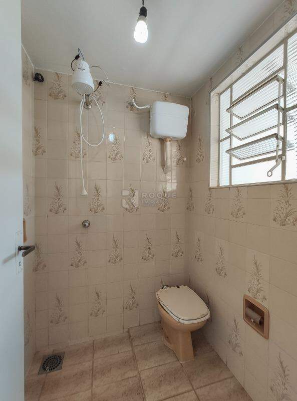 Casa Residencial para aluguel no bairro Centro: WC fundo 
