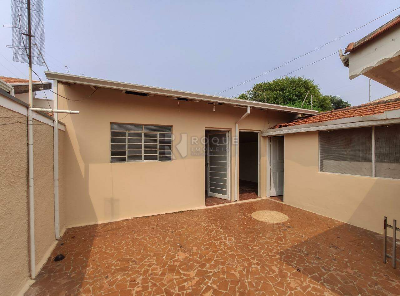Casa Residencial para aluguel no bairro Centro: Fundo 