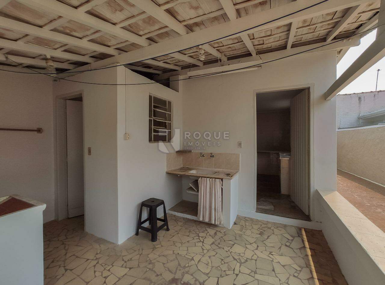 Casa Residencial para aluguel no bairro Centro: Área de serviço 