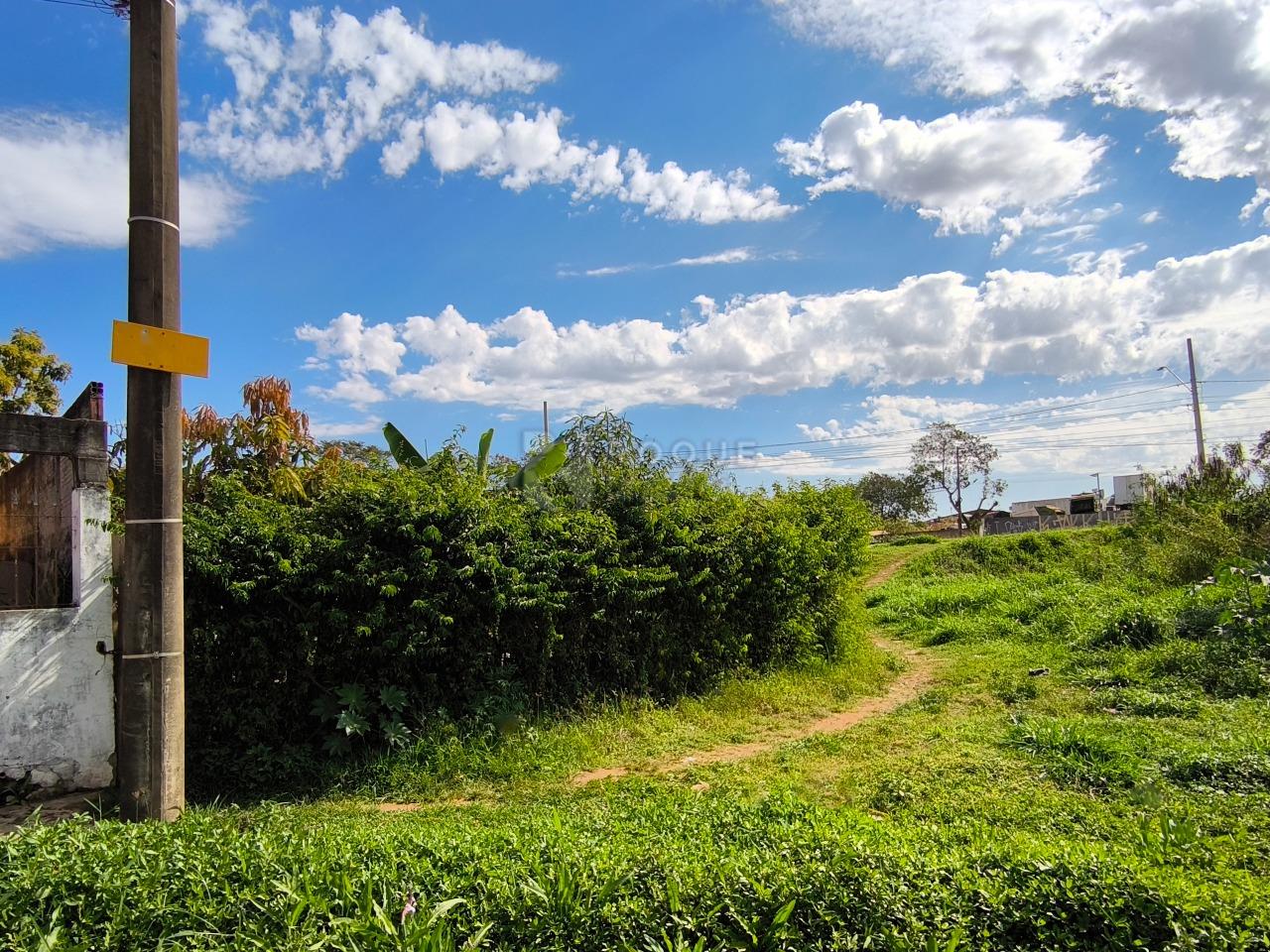 Terreno à venda no bairro Parque Hippolyto: 