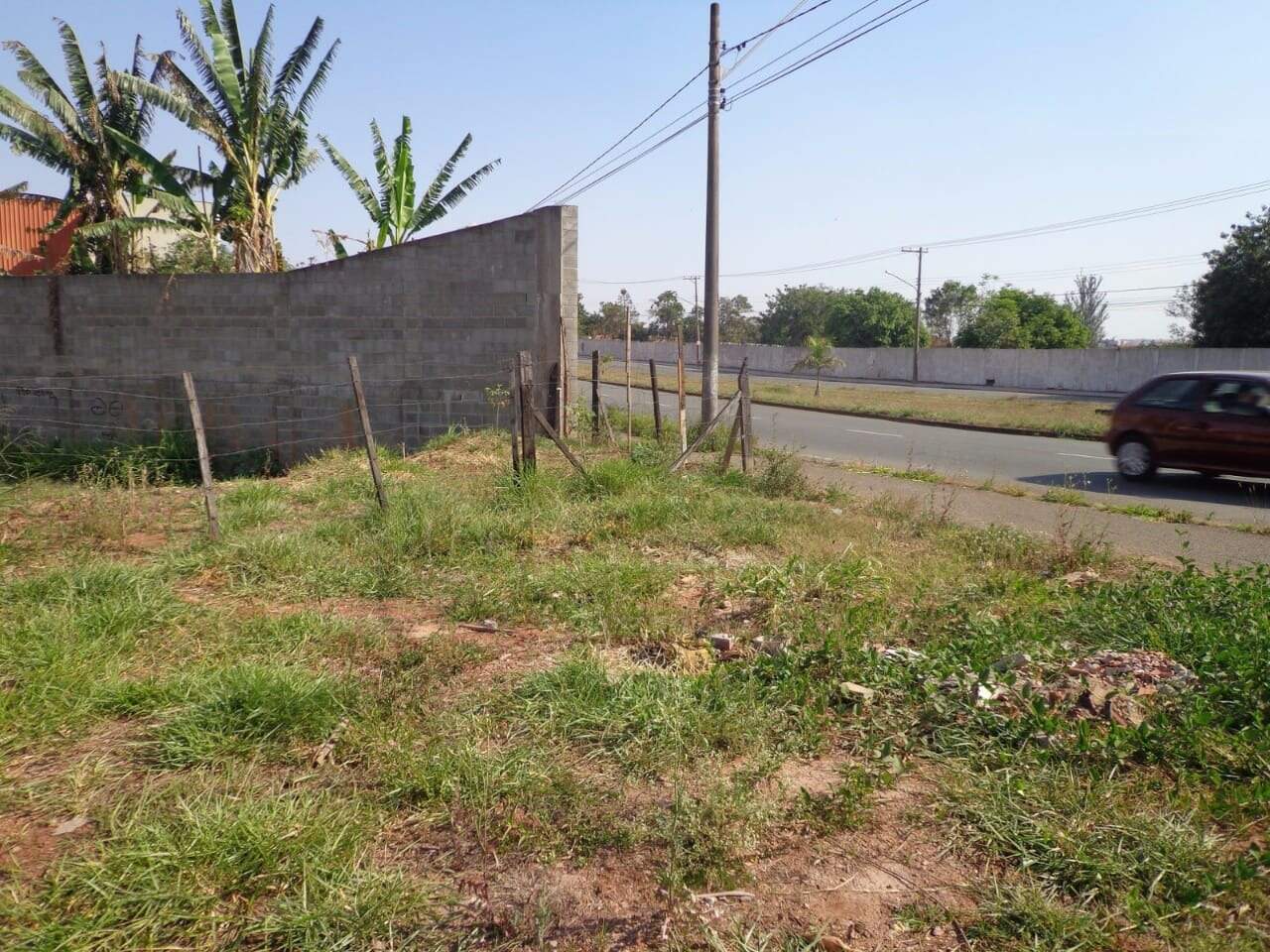Terreno à venda no bairro Parque Hippolyto: 
