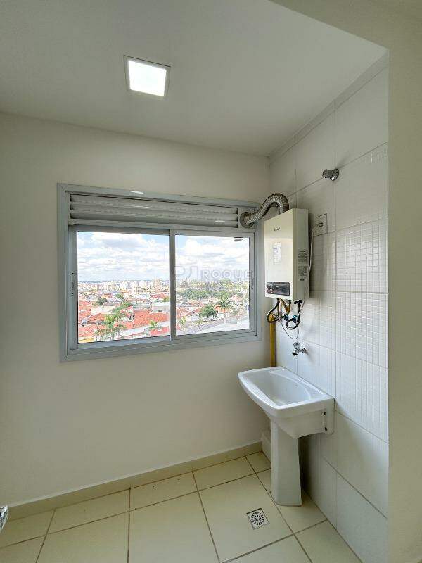 Apartamento para aluguel no bairro Jardim Paulista: Área de serviço 