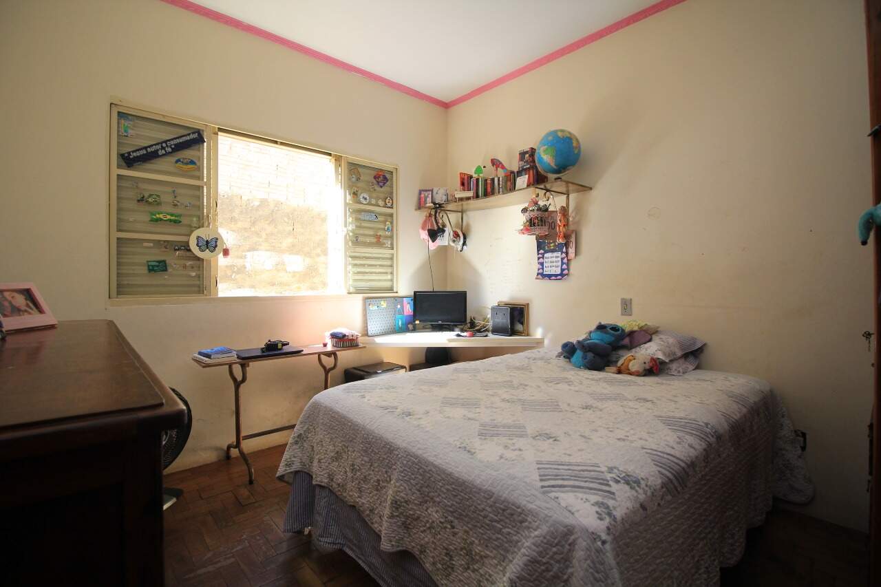 Casa Residencial à venda no bairro Centro: 