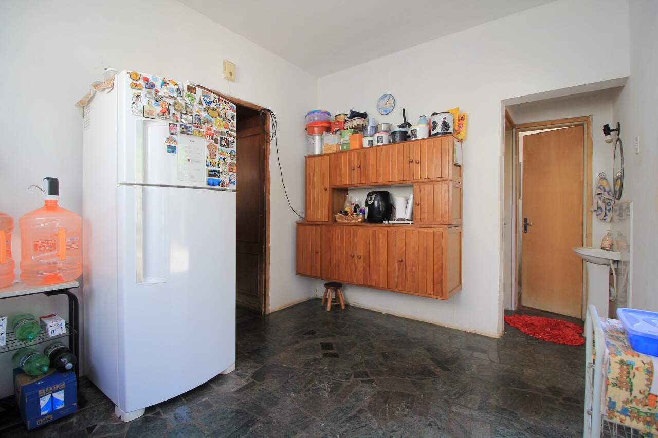Casa Residencial à venda no bairro Centro: 