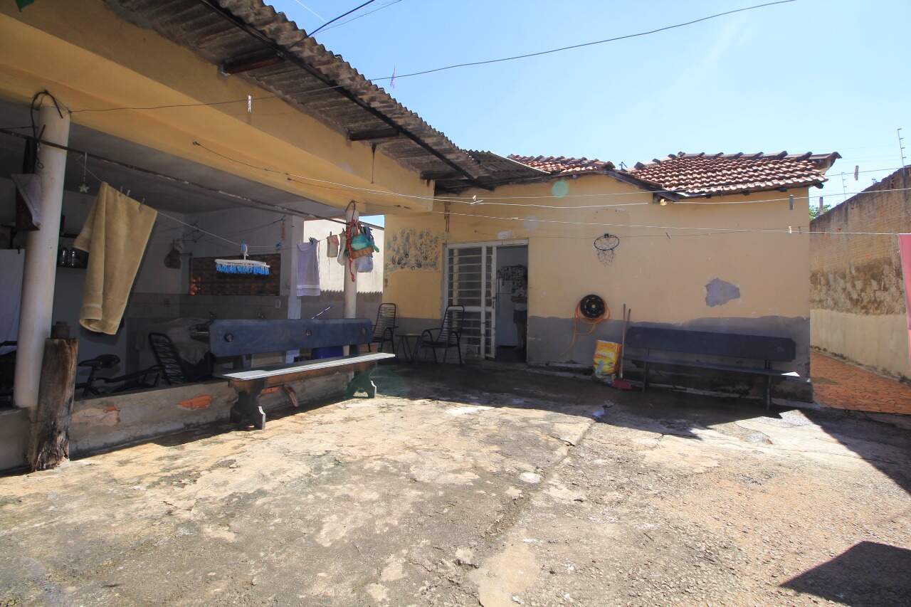 Casa Residencial à venda no bairro Centro: 