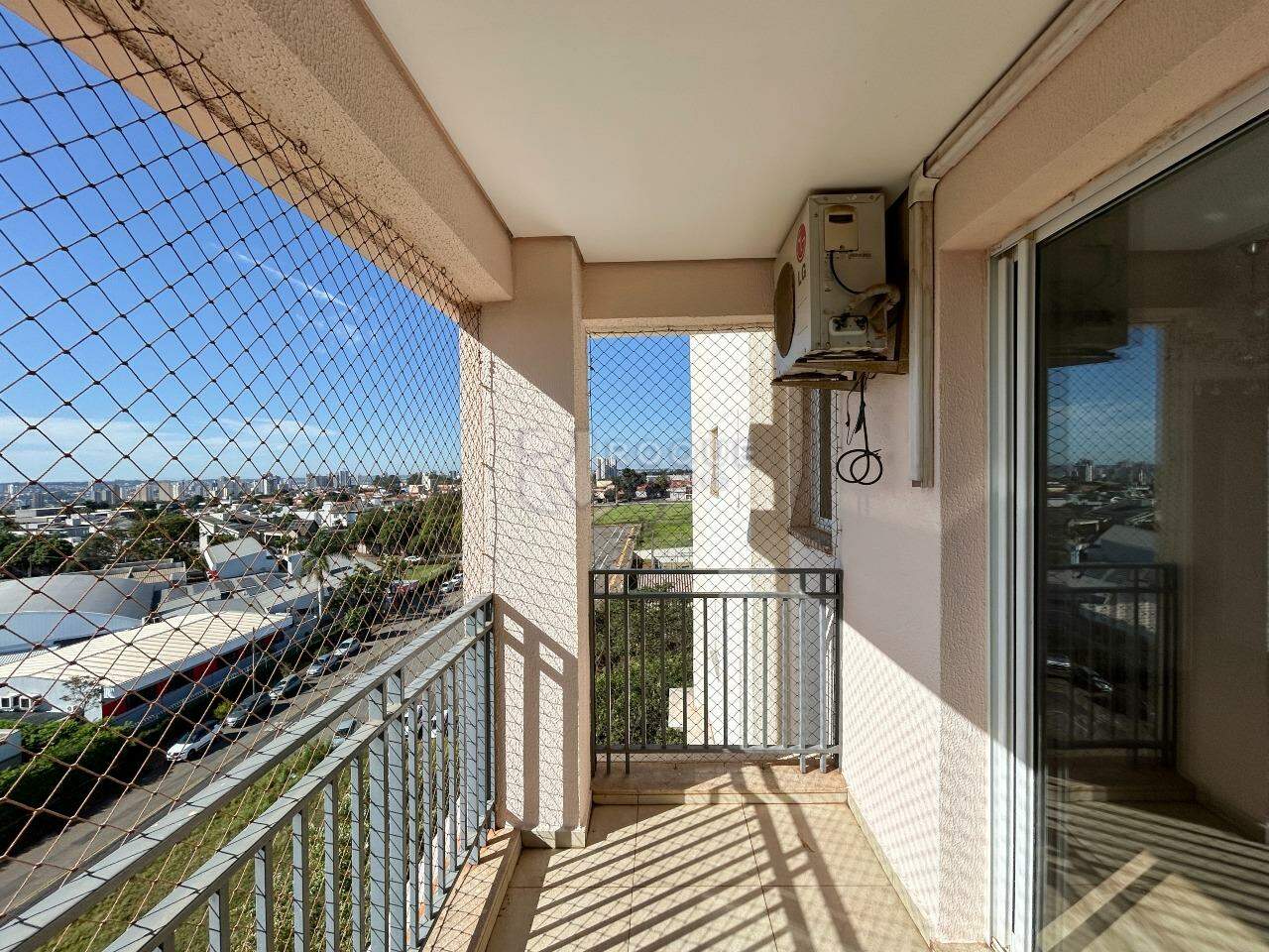Apartamento para aluguel no bairro Jardim Residencial Francisco Cruãnes: Sacada