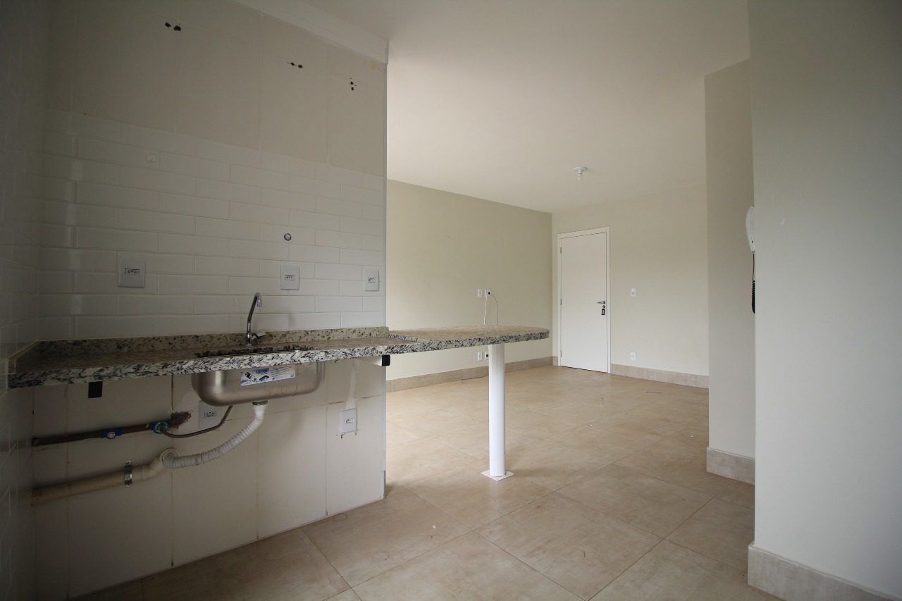 Apartamento à venda no bairro Chácaras Antonieta: COZINHA