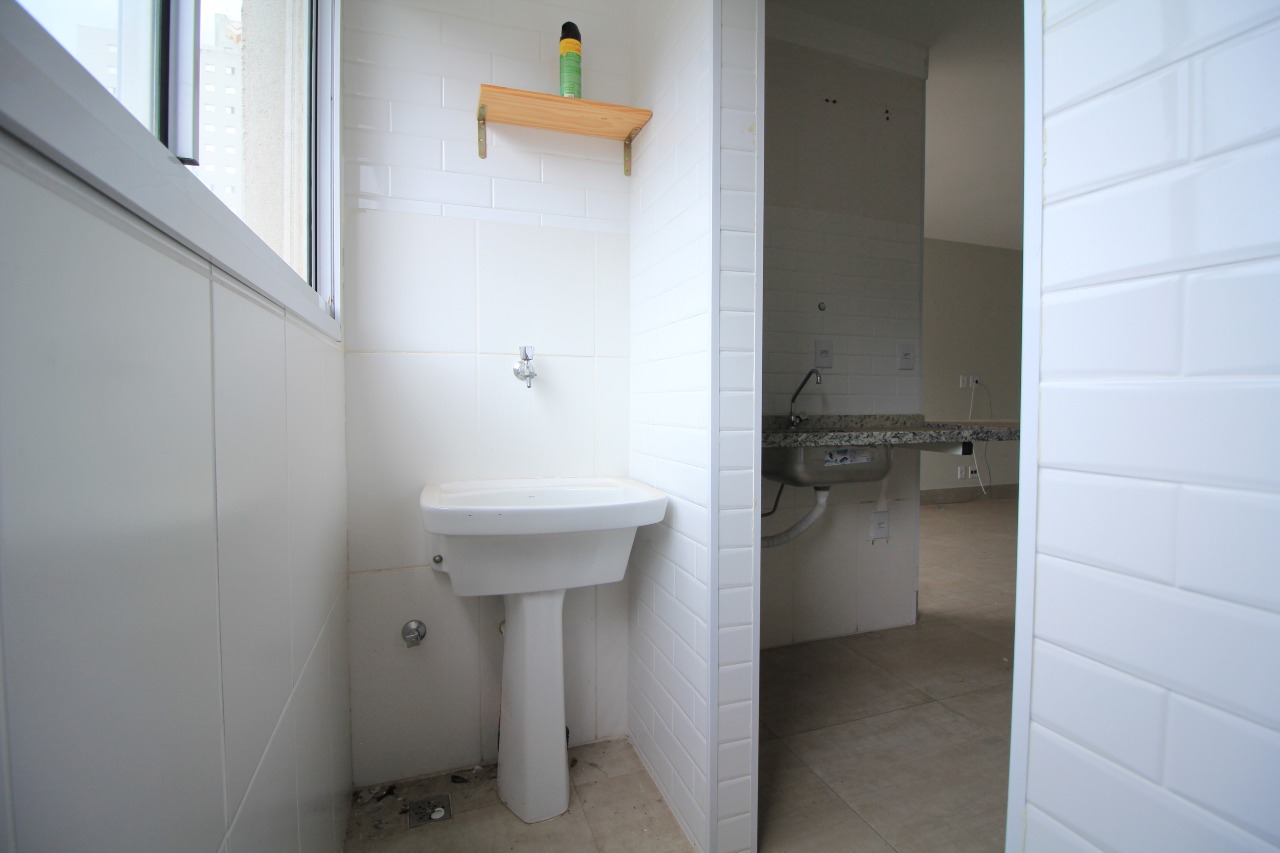 Apartamento à venda no bairro Chácaras Antonieta: ÁREA DE SERVIÇO