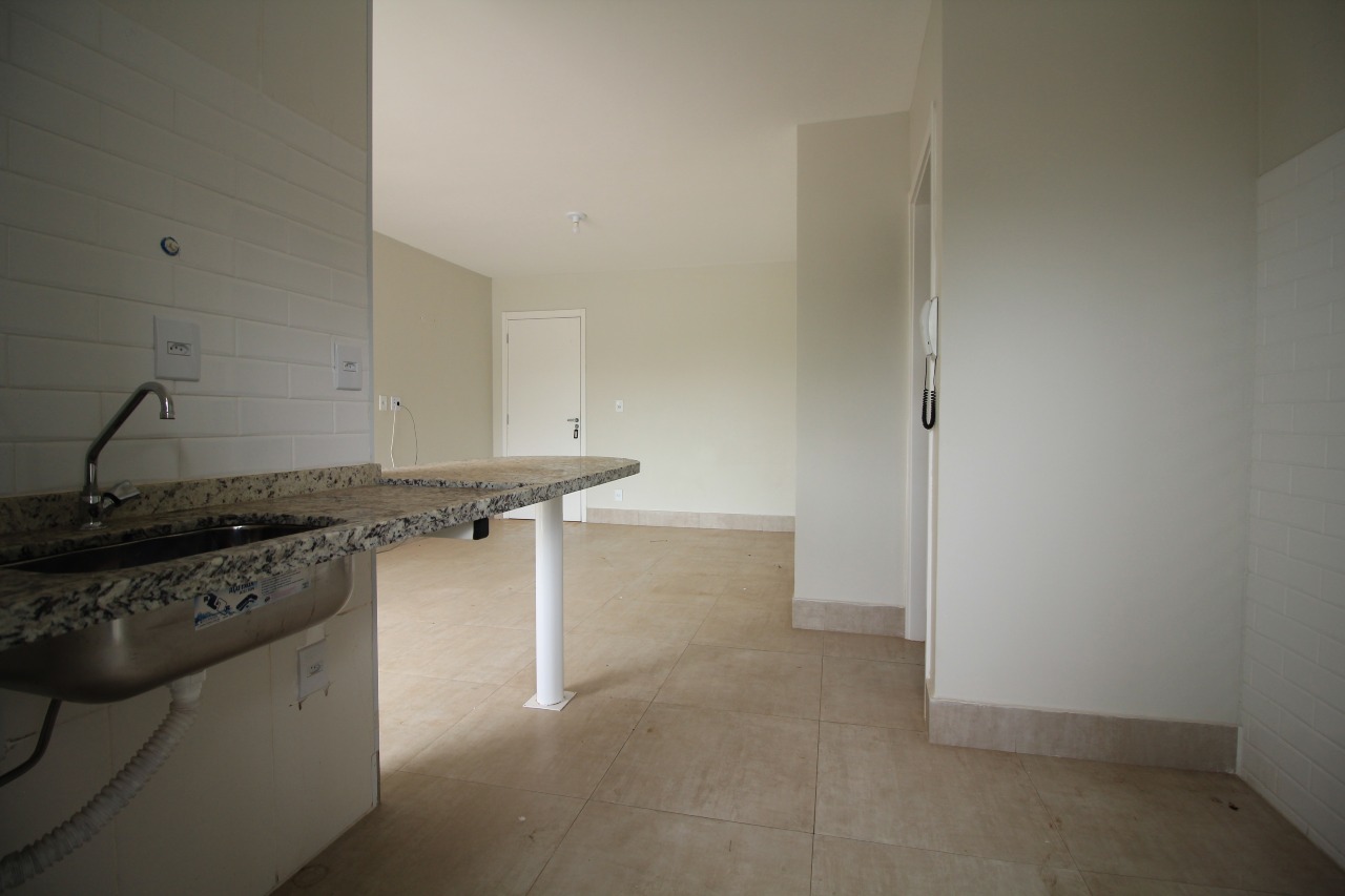 Apartamento à venda no bairro Chácaras Antonieta: COZINHA