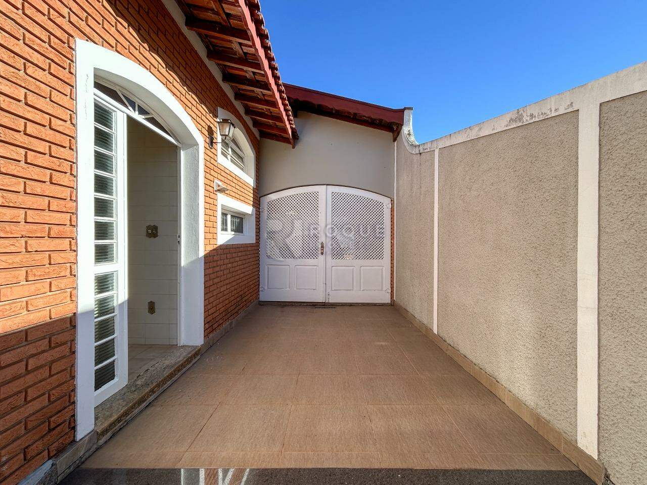 Casa Residencial para aluguel no bairro Centro: Corredor 