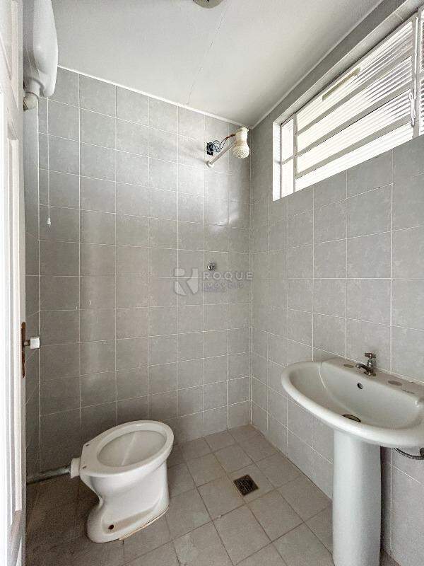Casa Residencial para aluguel no bairro Centro: WC social externo 