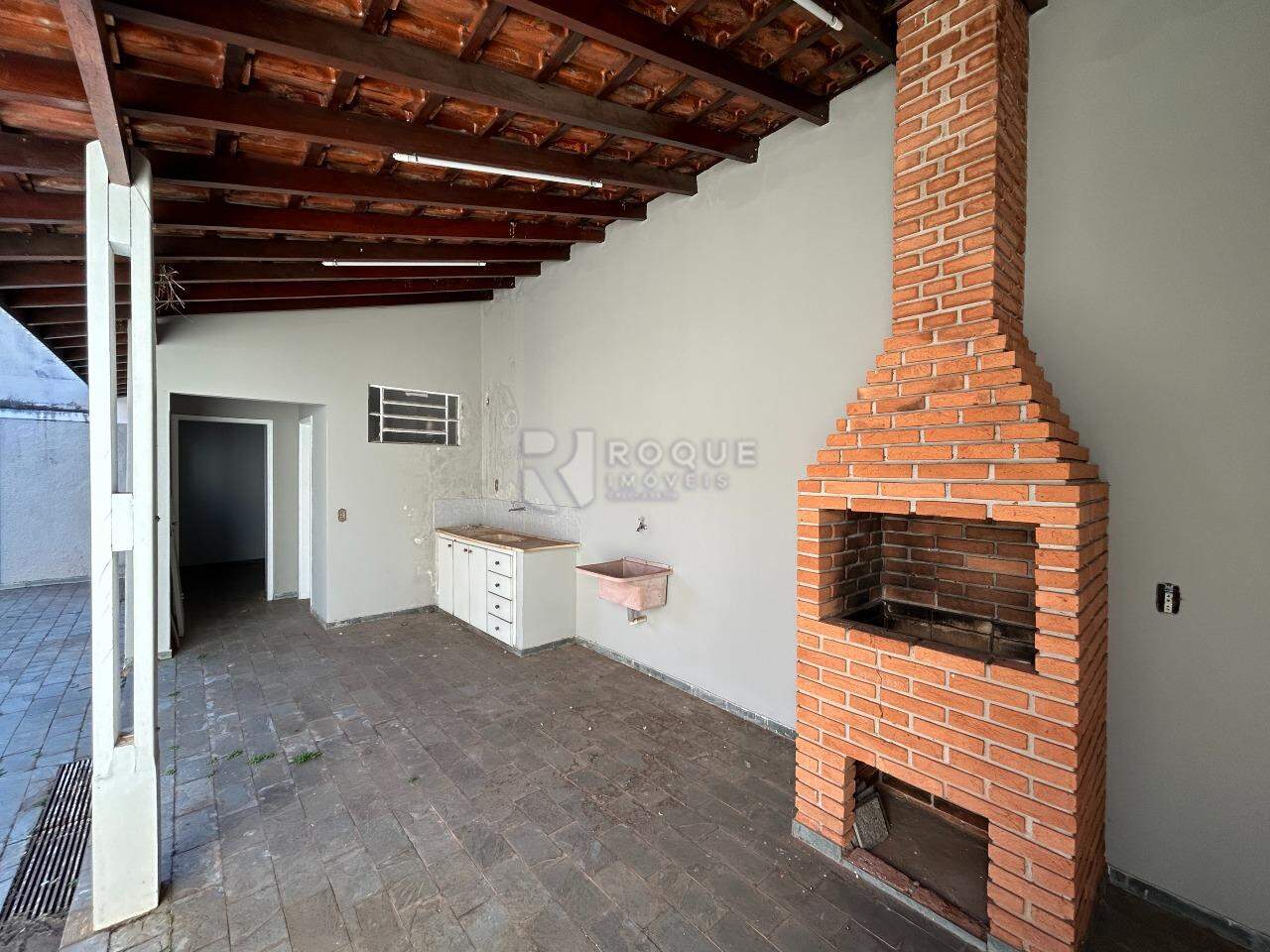 Casa Residencial para aluguel no bairro Centro: Churrasqueira