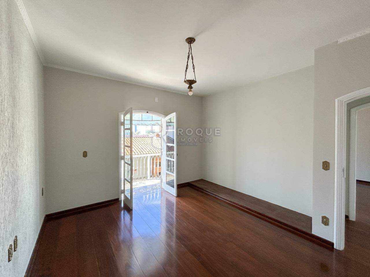 Casa Residencial para aluguel no bairro Centro: Dormitório 3 suíte 