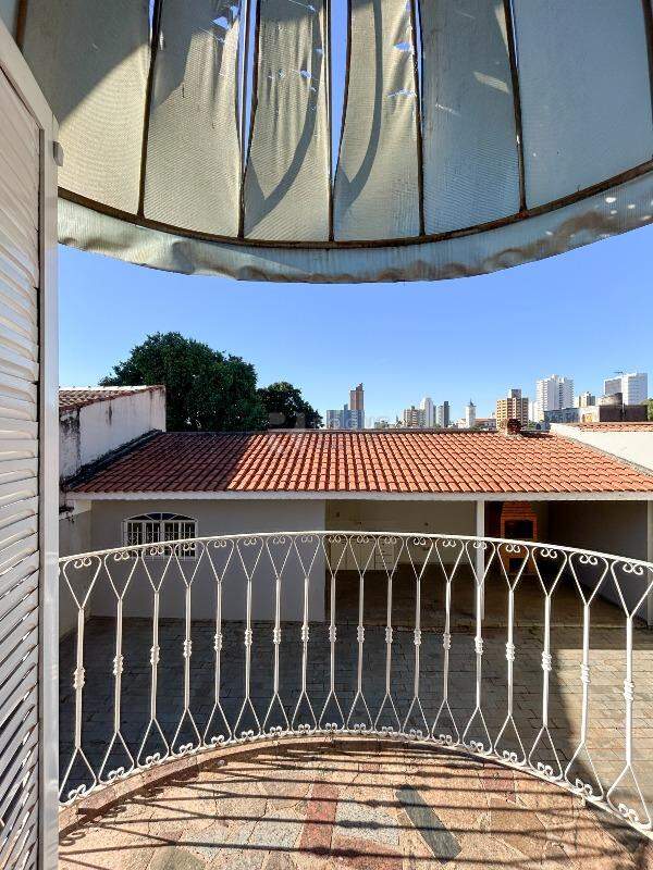 Casa Residencial para aluguel no bairro Centro: Sacada 