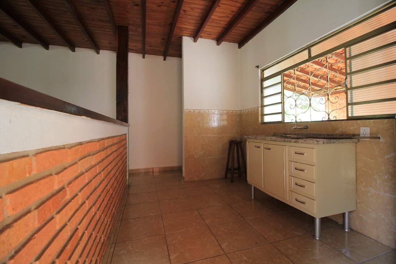 Chácara à venda no bairro Bairro do Pinhal: COZINHA