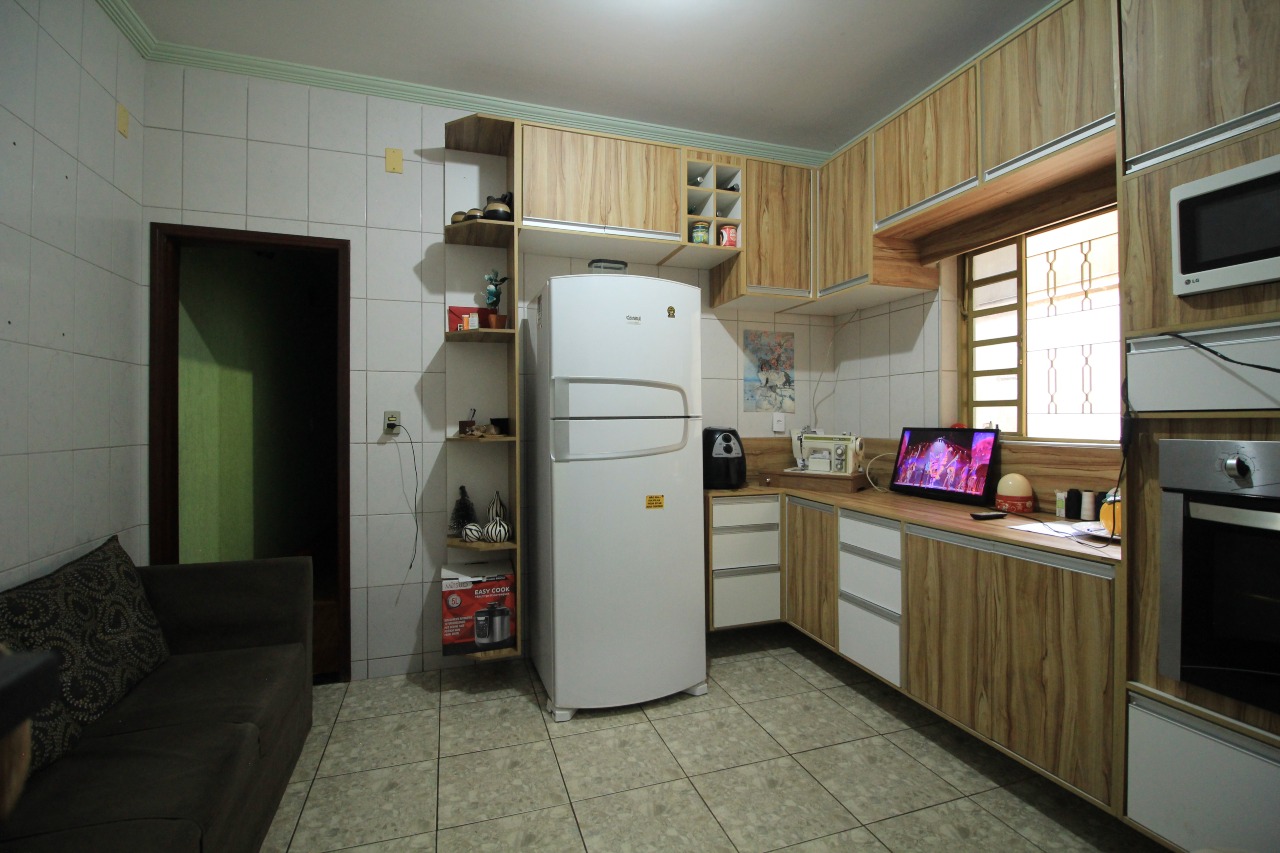 Casa Residencial à venda no bairro Jardim Residencial Roseira: COZINHA