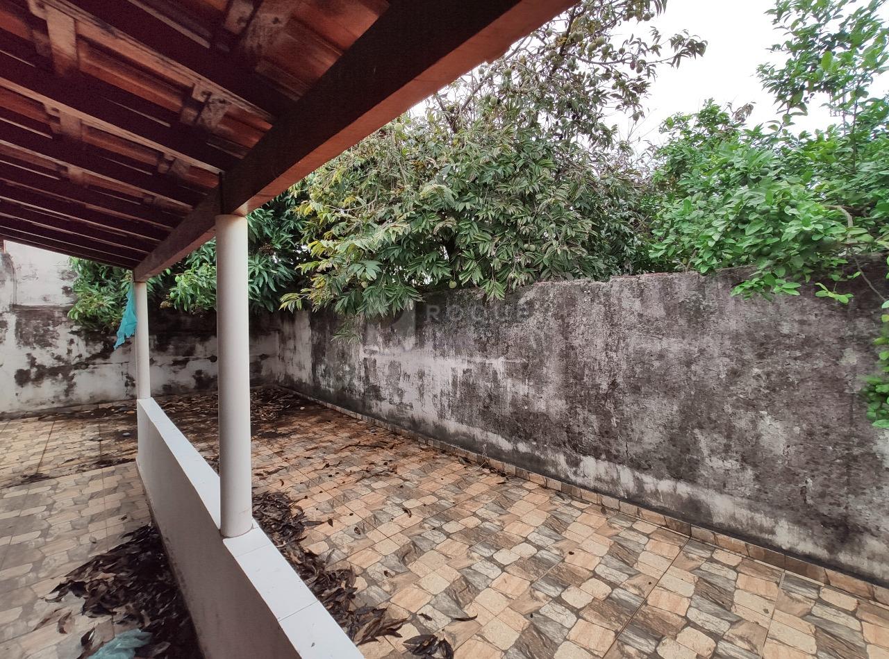 Casa Residencial para aluguel no bairro Parque Nossa Senhora das Dores: Fundo 