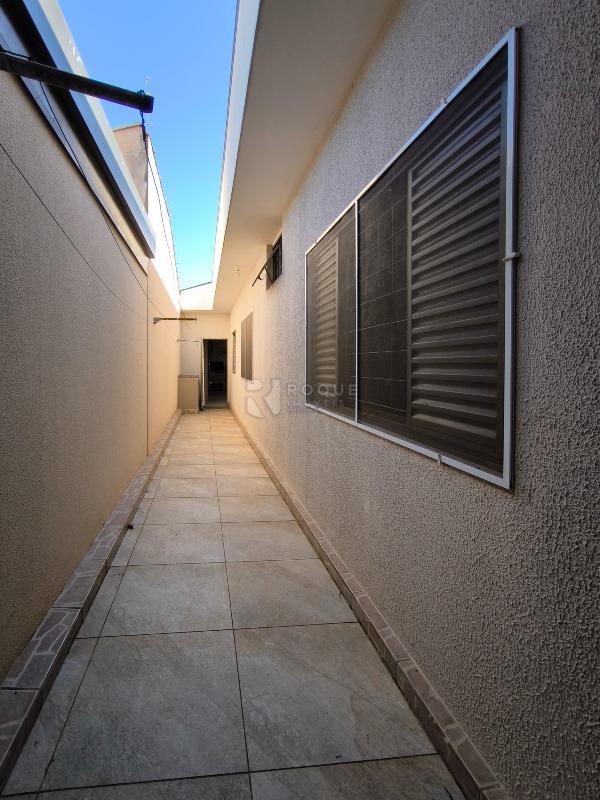 Casa Residencial à venda no bairro Jardim Piratininga: ÁREA DE VARAL