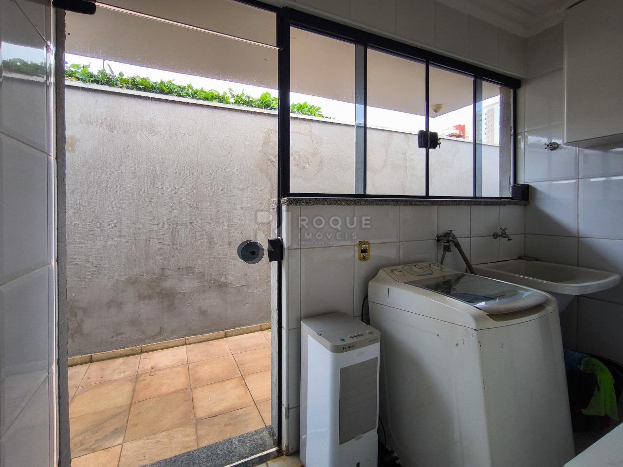 Casa em condomínio à venda no bairro Jardim Residencial Monsenhor Rossi: LAVANDERIA