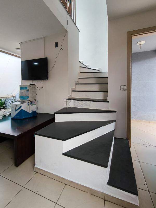 Casa Residencial à venda no bairro Jardim São Paulo: ACESSO PISO SUPERIOR