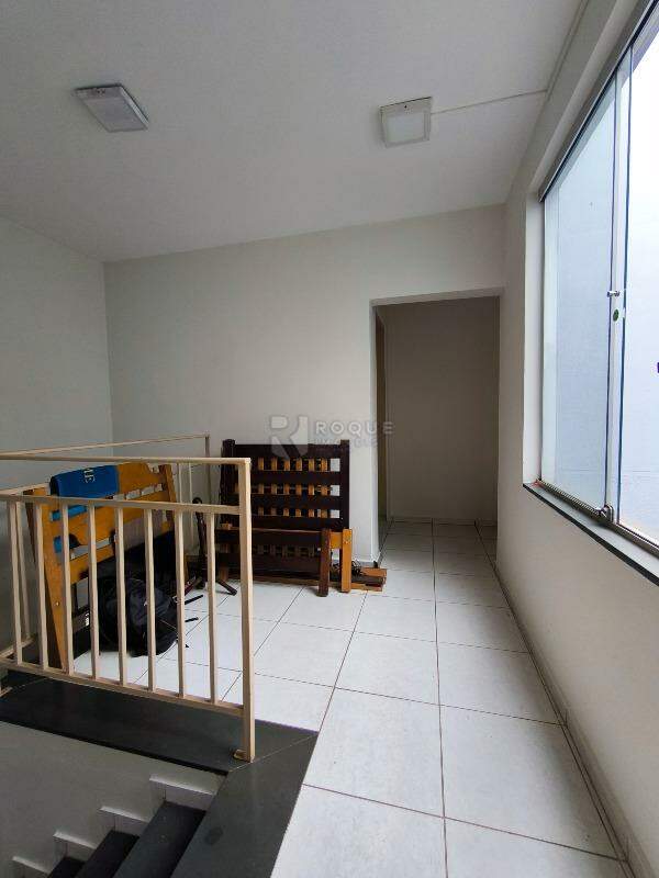 Casa Residencial à venda no bairro Jardim São Paulo: CORREDOR INTERNO