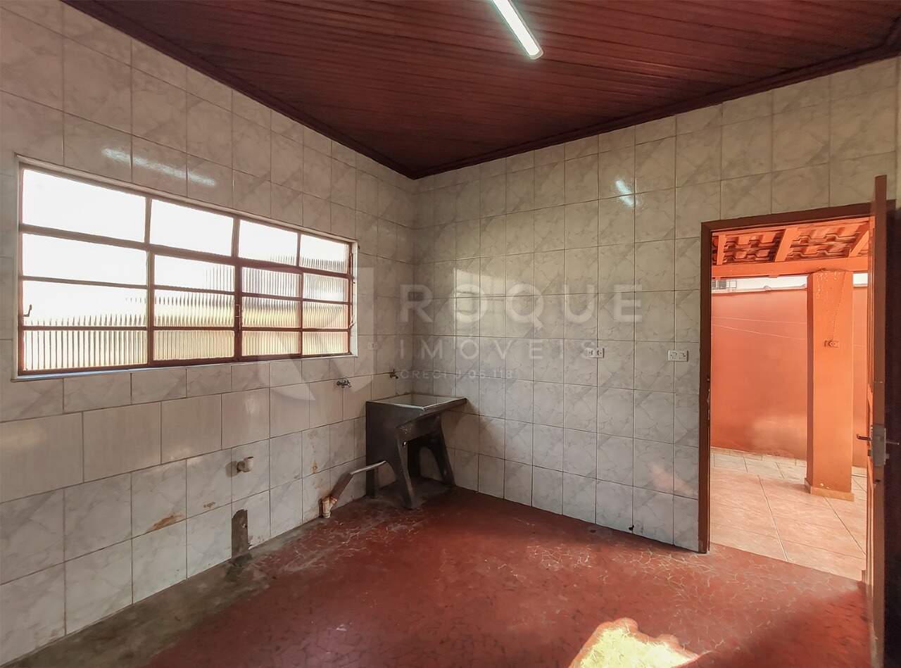 Casa Residencial à venda no bairro CENTRO: Área de serviço 
