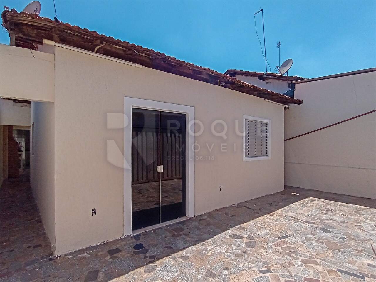 Casa Residencial para aluguel no bairro Parque Residencial Abílio Pedro: Fachada Interna