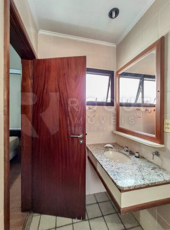 Apartamento para aluguel no bairro Centro: WC suíte 