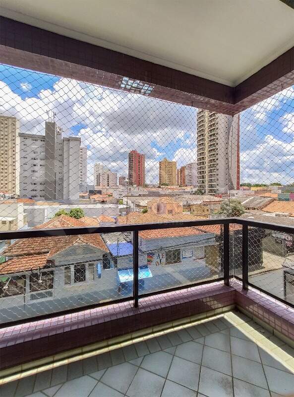 Apartamento para aluguel no bairro Centro: Sacada 