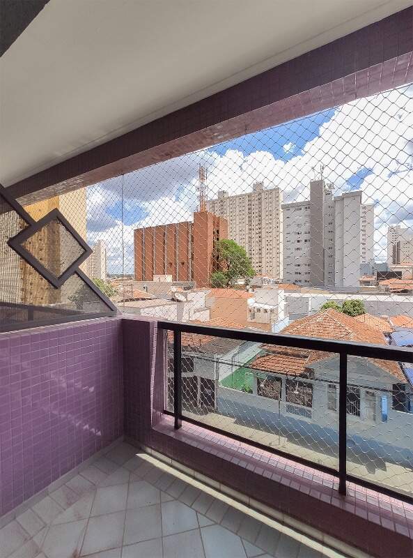 Apartamento para aluguel no bairro Centro: Sacada 