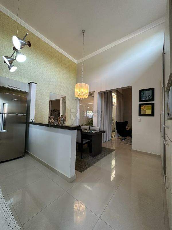 Casa em condomínio à venda no bairro Residencial Jardim dos Ipês: 