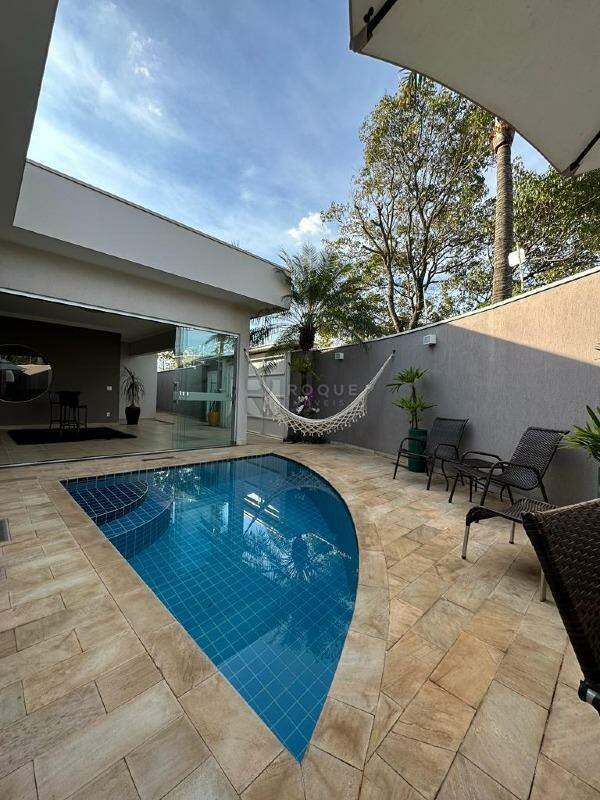 Casa em condomínio à venda no bairro Residencial Jardim dos Ipês: 