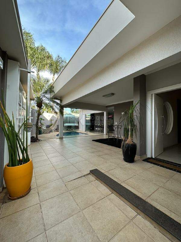 Casa em condomínio à venda no bairro Residencial Jardim dos Ipês: 