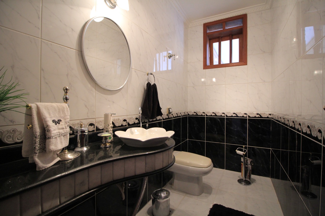 Casa Residencial à venda no bairro Jardim Elisa Fumagalli: BANHEIRO SALA DE TV