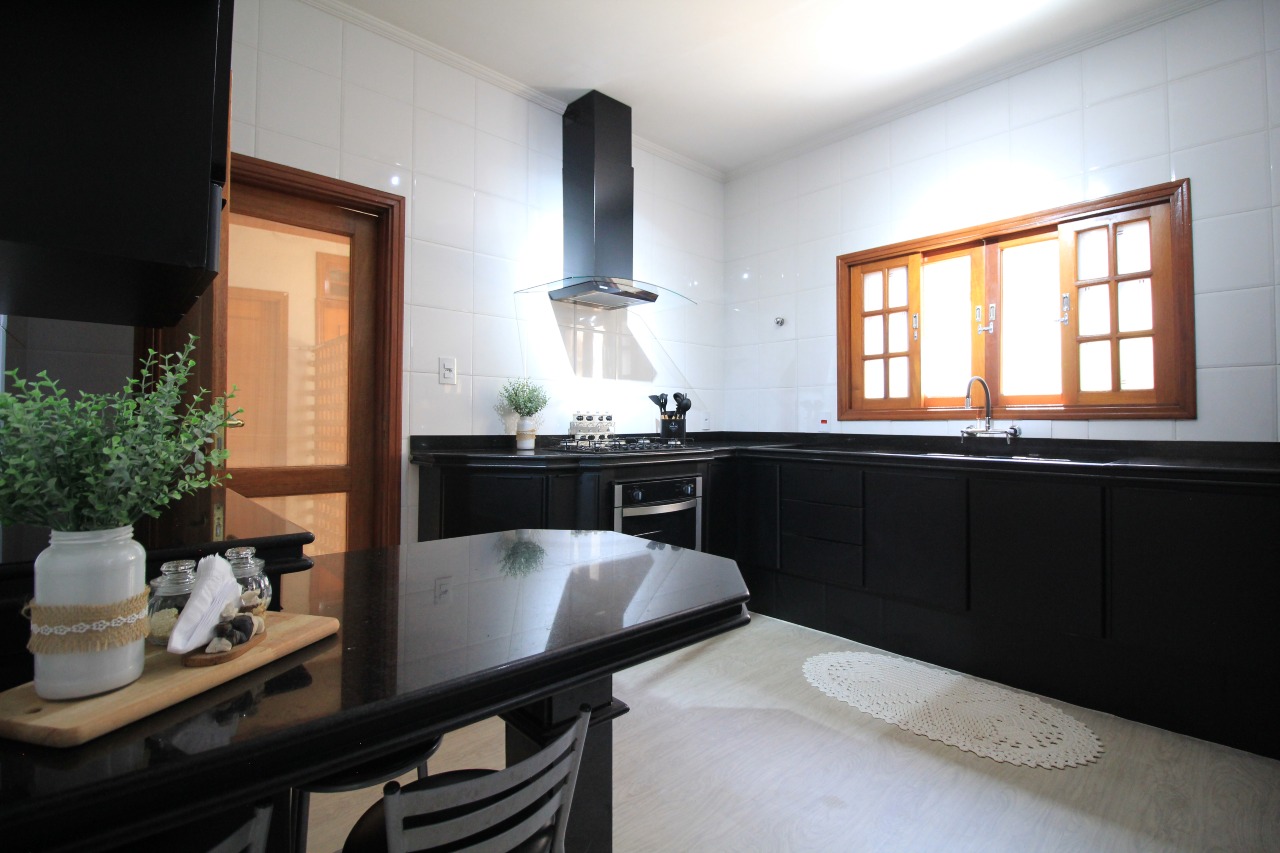 Casa Residencial à venda no bairro Jardim Elisa Fumagalli: COZINHA