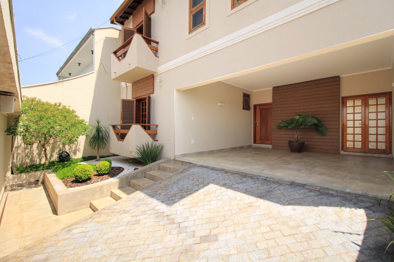 Casa Residencial à venda no bairro Jardim Elisa Fumagalli: GARAGEM / ENTRADA