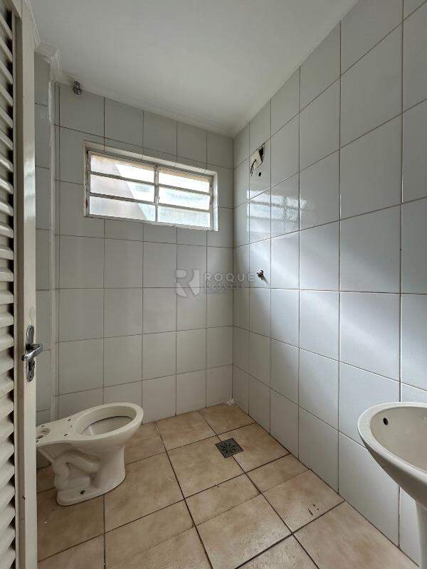 Barracão/Galpão para aluguel no bairro Jardim Nereide: WC social subsolo 