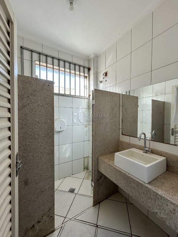 Barracão/Galpão para aluguel no bairro Jardim Nereide: WC social 