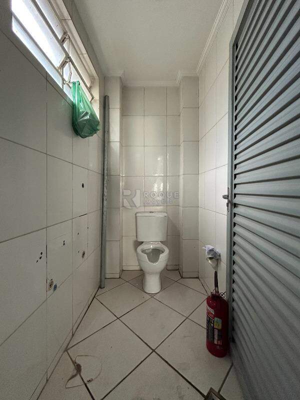 Barracão/Galpão para aluguel no bairro Jardim Nereide: WC social 