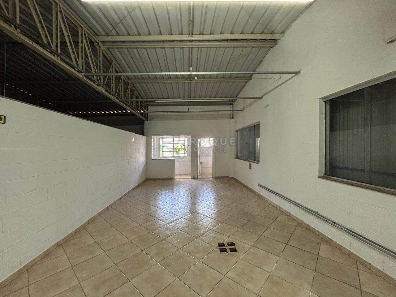 Barracão/Galpão para aluguel no bairro Jardim Nereide: Sala segundo andar 
