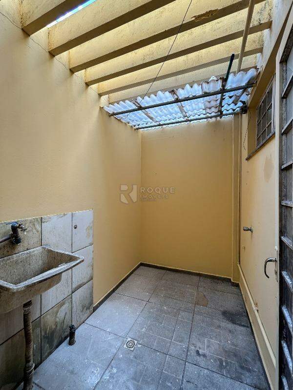 Barracão/Galpão para aluguel no bairro Jardim Nereide: Área de serviço 