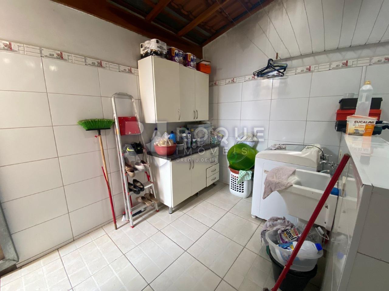 Casa Residencial à venda no bairro Jardim Presidente Dutra: LAVANDERIA 