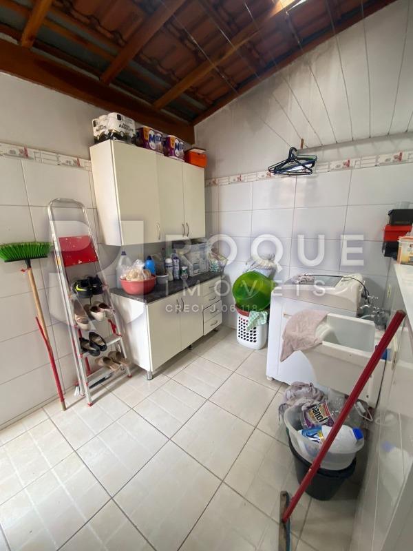 Casa Residencial à venda no bairro Jardim Presidente Dutra: LAVANDERIA 