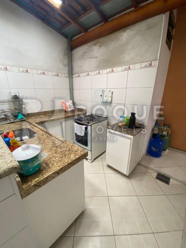 Casa Residencial à venda no bairro Jardim Presidente Dutra: COZINHA