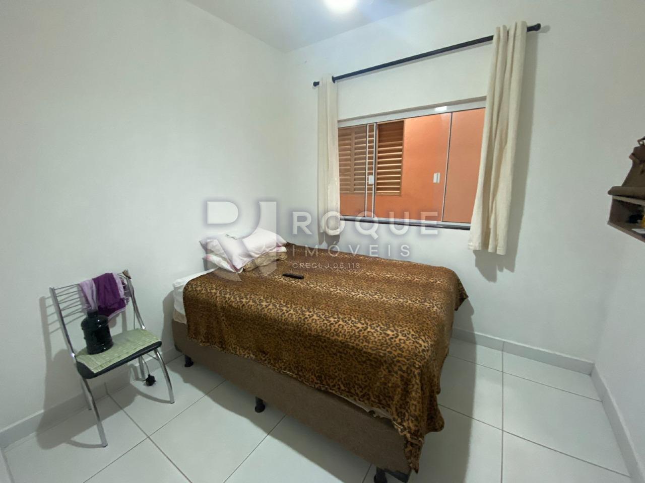 Casa Residencial à venda no bairro Jardim Presidente Dutra: QUARTO 01